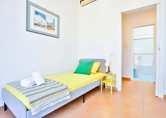 Guesthost - Solaria House Foria *