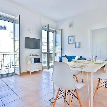 Guesthost - Solaria House Foria Daire Napoli