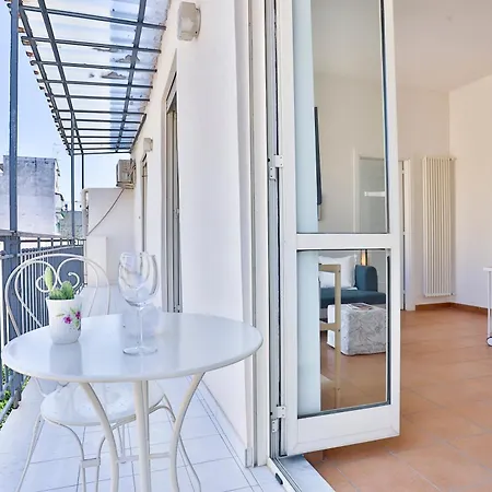 Daire Guesthost - Solaria House Foria Napoli