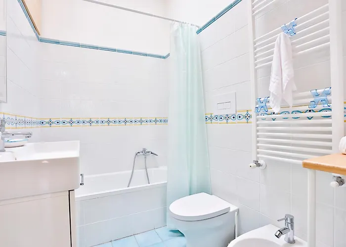 Guesthost - Solaria House Foria Napoli