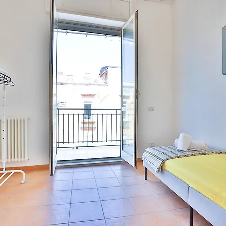 Guesthost - Solaria House Foria *