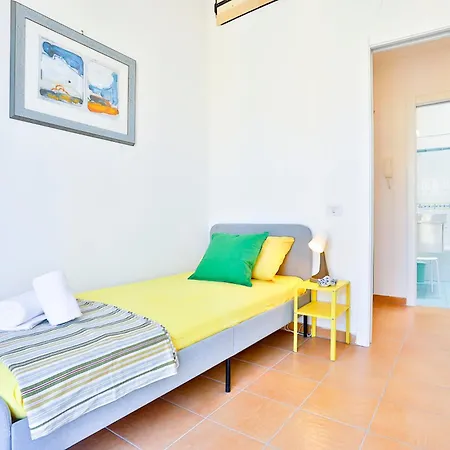 Guesthost - Solaria House Foria *