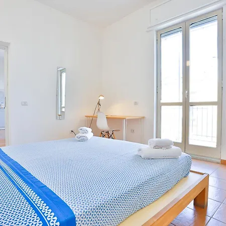 Guesthost - Solaria House Foria *